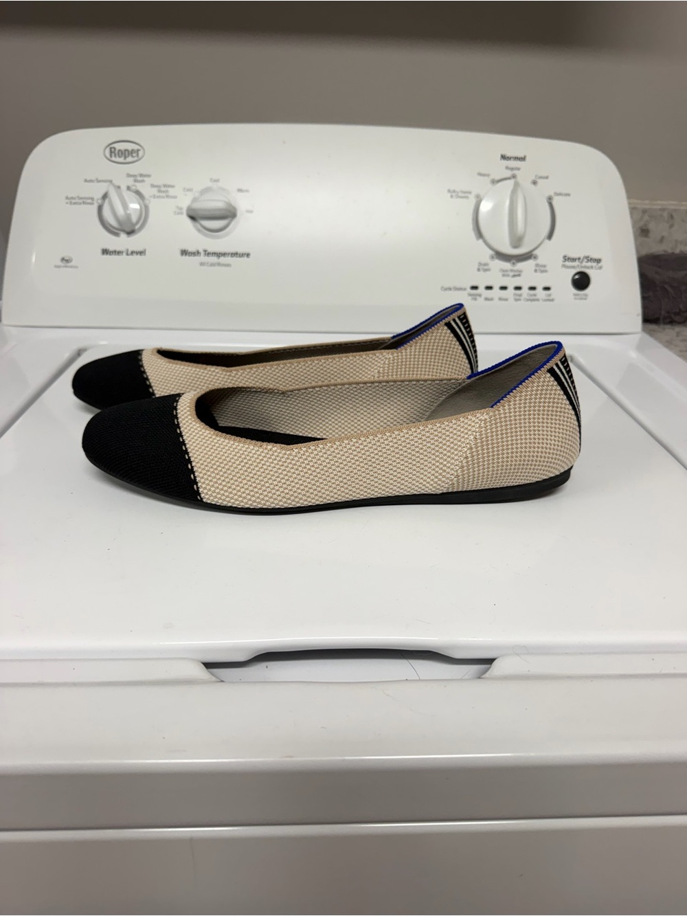 Rothy’s 12.5 Tuxedo Captoe Square Flats